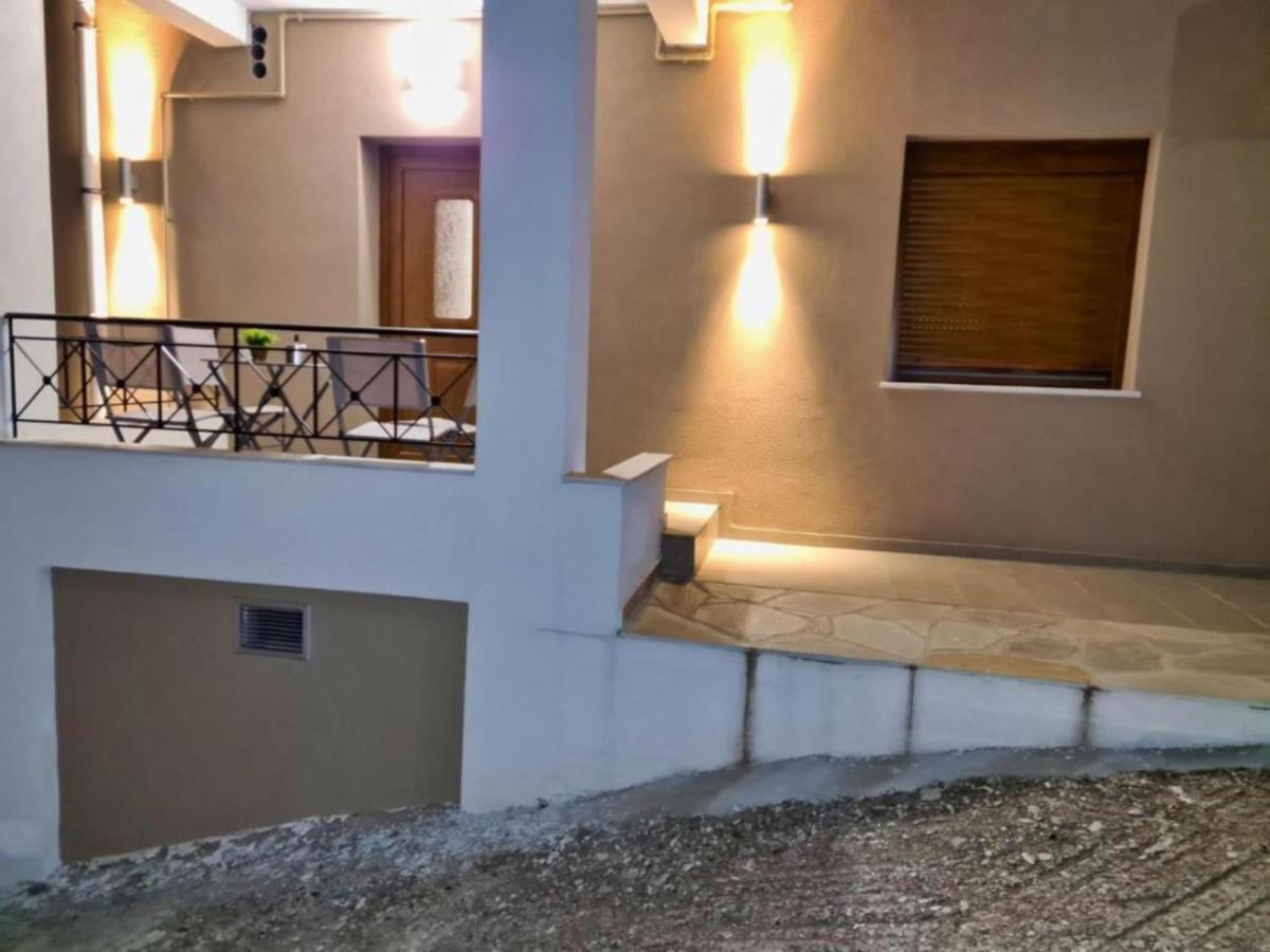 Enjoy Meteora Two Apartment กาลัมปากา ภายนอก รูปภาพ